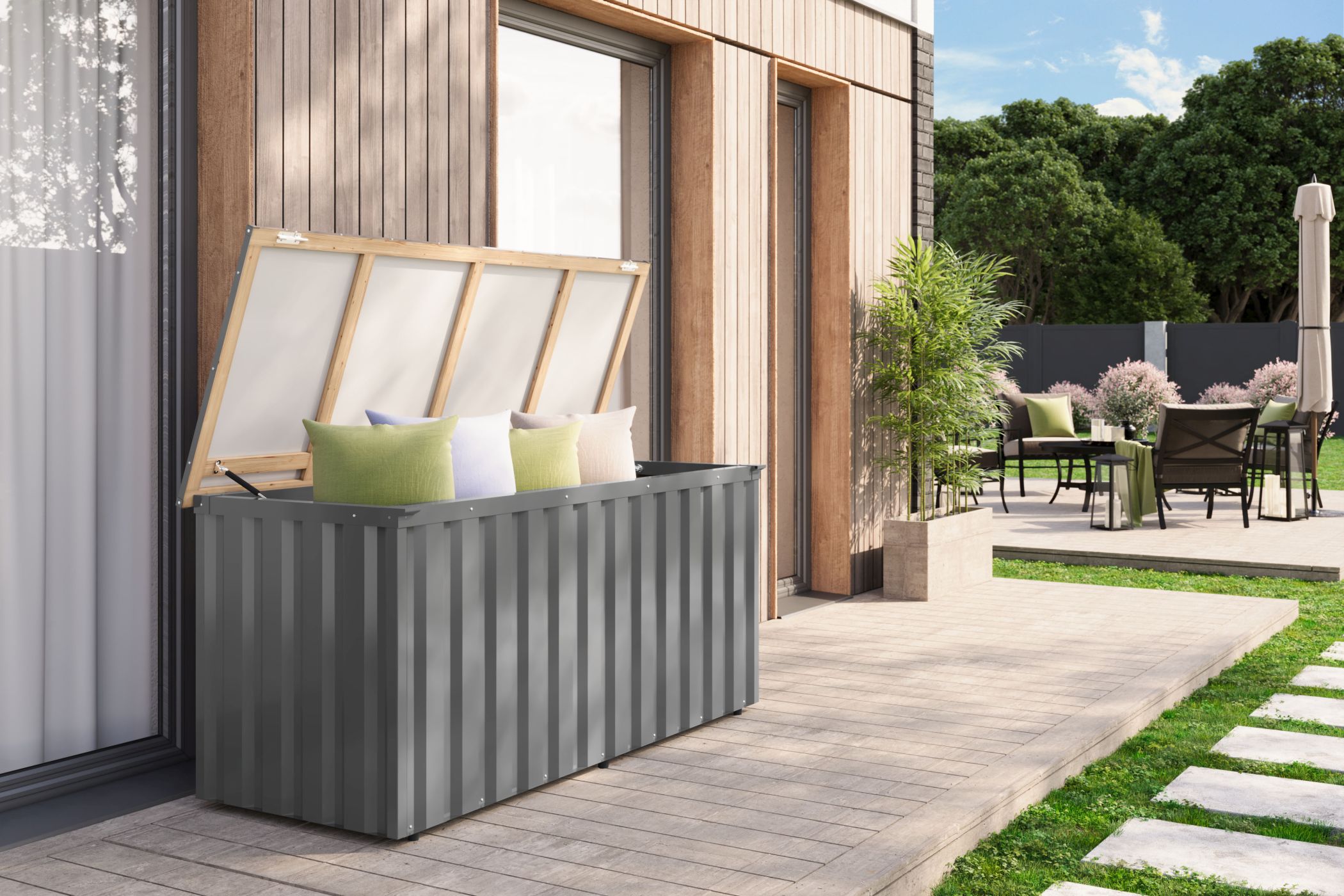 Karibu Metall-Gartenbox Indium 3, im Garten aufgebaut