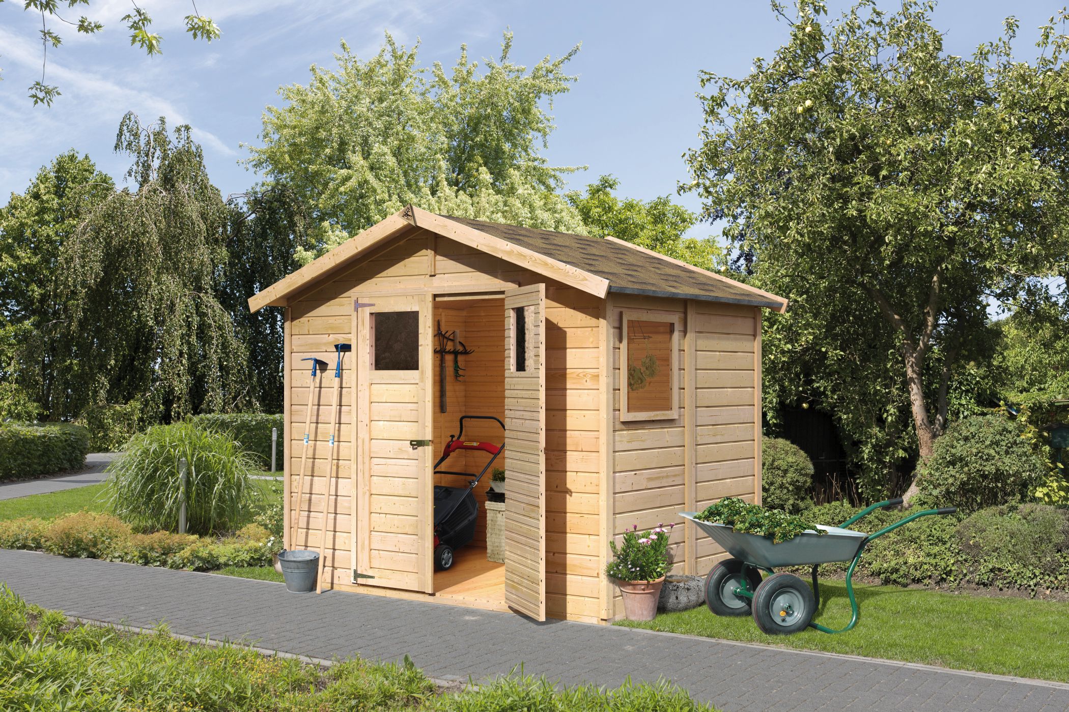 Karibu Gerätehaus Dalin 1 aus Holz, im Garten aufgebaut