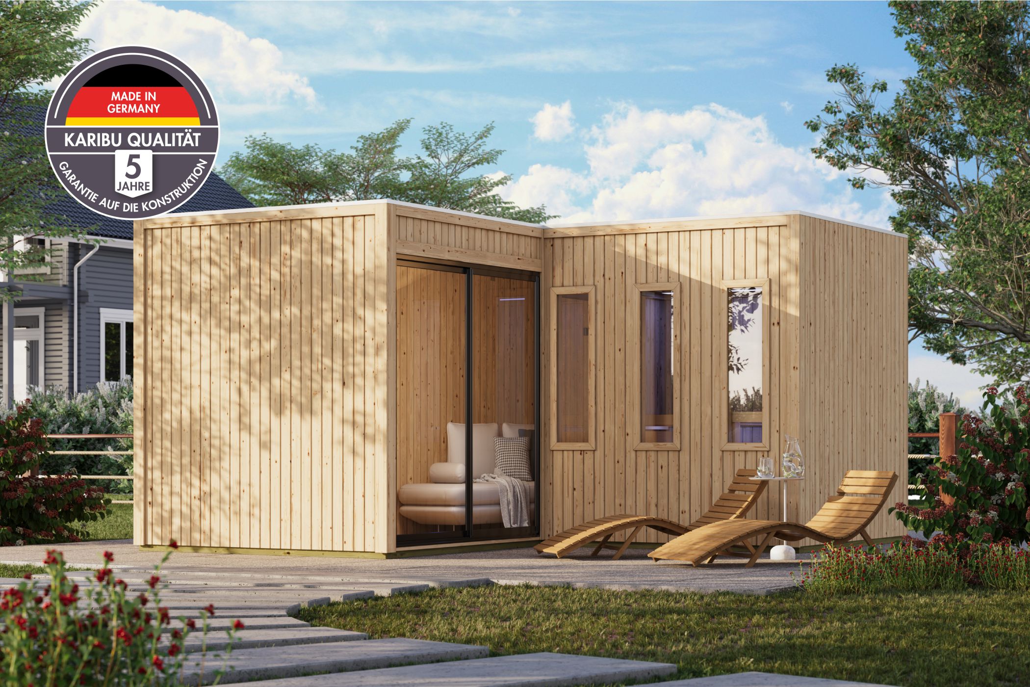 Karibu Saunahaus Paradise als Gartensauna aus Massivholz im Garten mit Glasfront