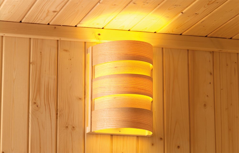 Massivholz-Bauweise der Karibu Sauna aus 38 mm Wandstärke mit doppelter Nut-und-Feder-Verbindung