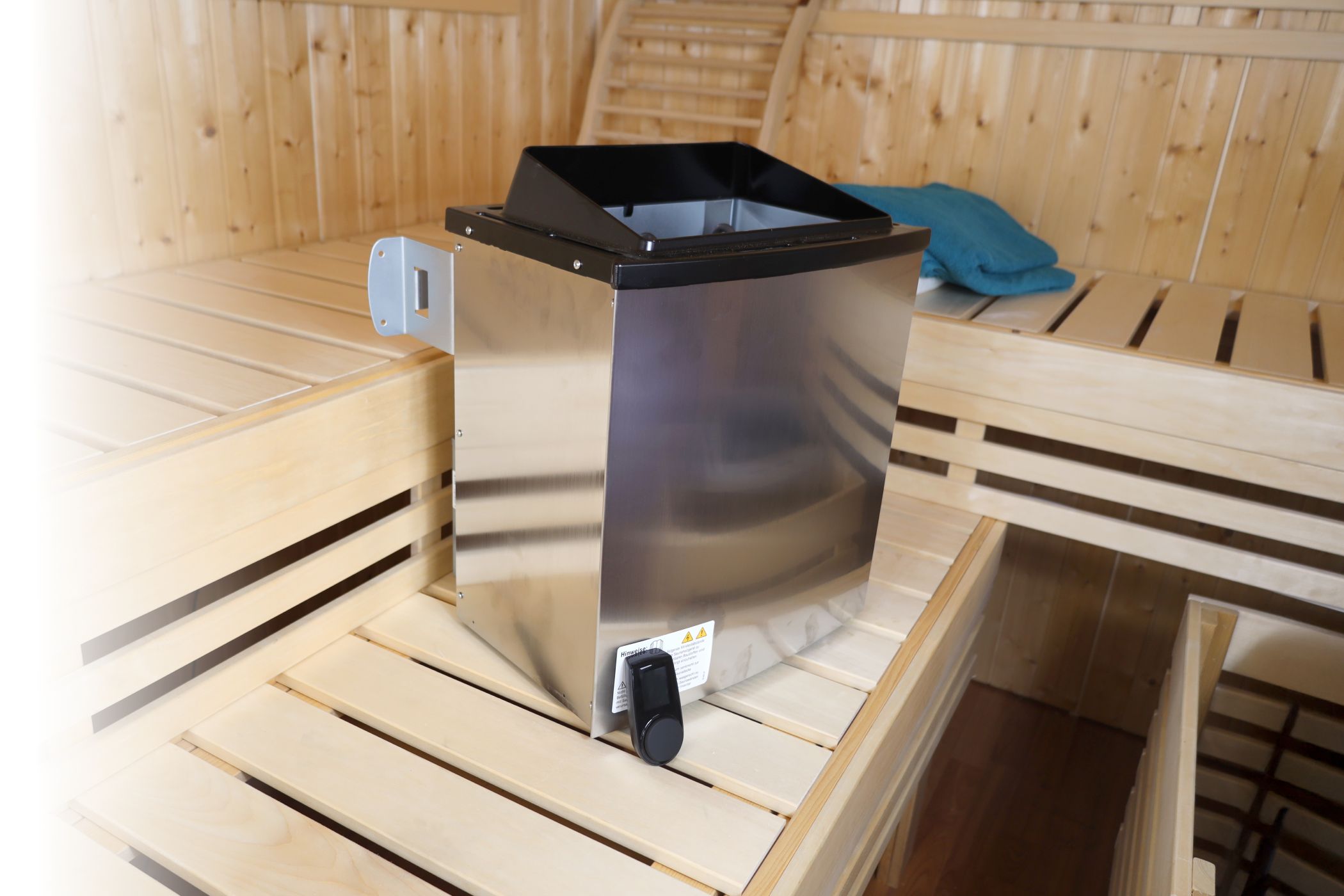 Produktbild eines Karibu Gartenprodukts aus Holz, im Garten aufgebaut