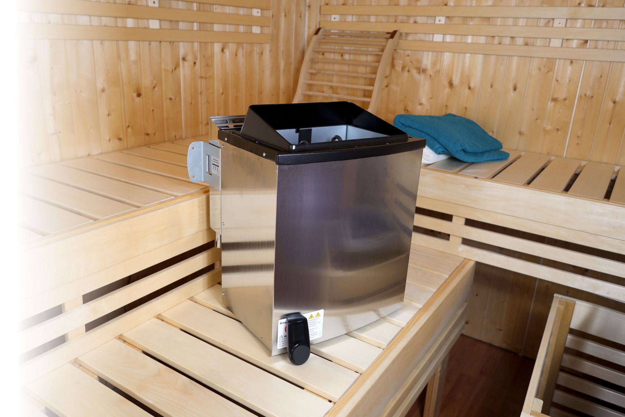Produktbild eines Karibu Gartenprodukts aus Holz, im Garten aufgebaut